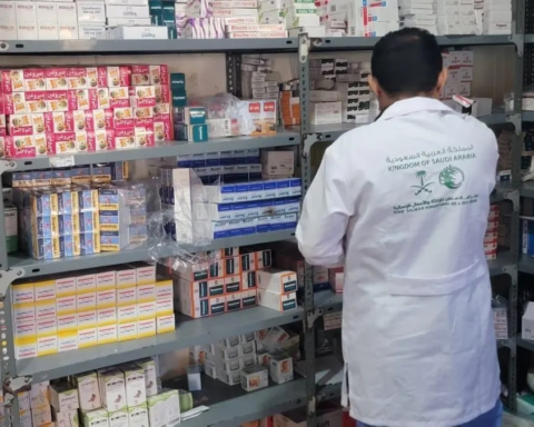 العيادات الطبية المتنقلة في الخوخة تواصل خدماتها الطبية