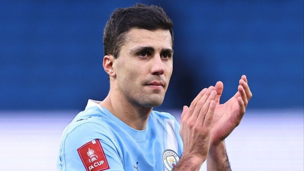 تفاصيل عقوبة رودري لاعب مانشستر سيتي وأسبابها