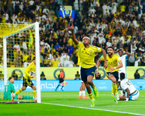 Refereeing expert: Two Al-Nassr players sent off in the Al-Nassr vs. Neom match