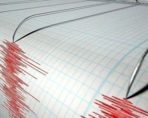 A 6-magnitude earthquake strikes the Tyrrhenian Sea in Italy