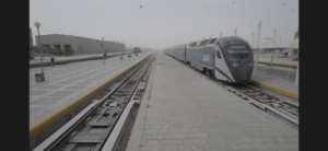 قطار الشرق ينقل 35 ألف مسافر لضمان عودة الخليجيين