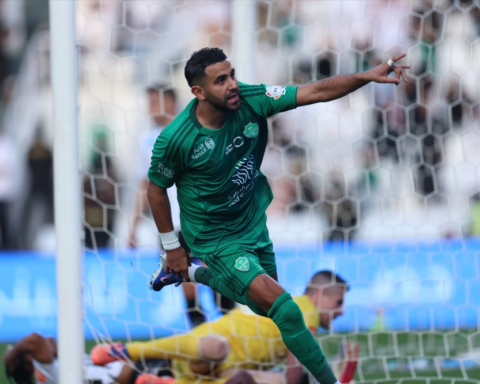Riyad Mahrez reveals the secret to his adaptation and his best moments with Al Ahly fans