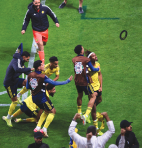 طاقم تحكيم مباراة النصر والخليج في دوري روشن السعودي