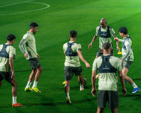 Murad Batna's preparations ahead of the Al-Fateh vs. Al-Hilal match in the Roshan League