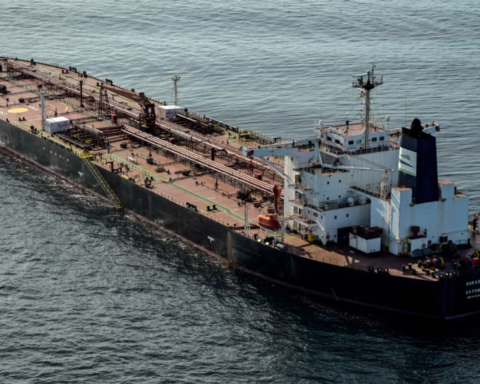 Hormuz Strait attack: Thai cargo ship targeted, crew rescued