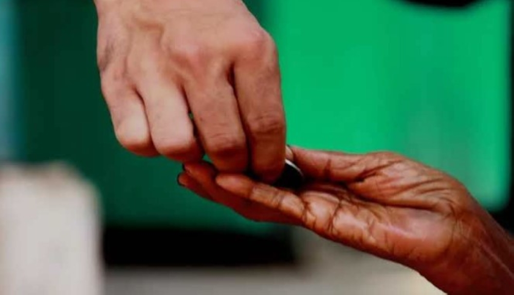 دوريات الأمن تعزز مكافحة التسول في الرياض بضبط 5 مقيمين