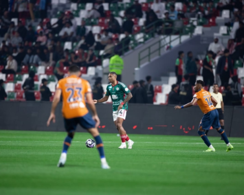 Al-Fayha and Al-Ettifaq's statistics in the Roshan League before round 26