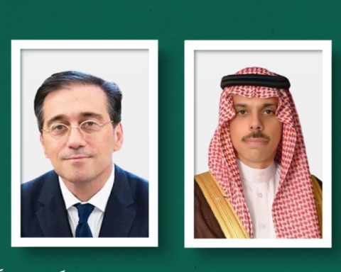 The Foreign Minister discusses the escalating tensions in the region with Spain