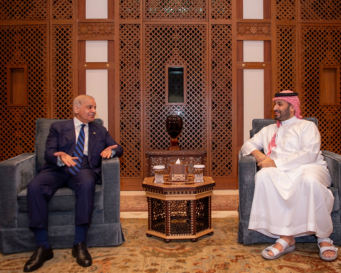 The Crown Prince discusses the repercussions of the military escalation with the Prime Minister of Pakistan