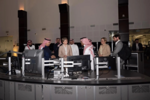 The Minister of Transport discusses with Britain developments in airspace management