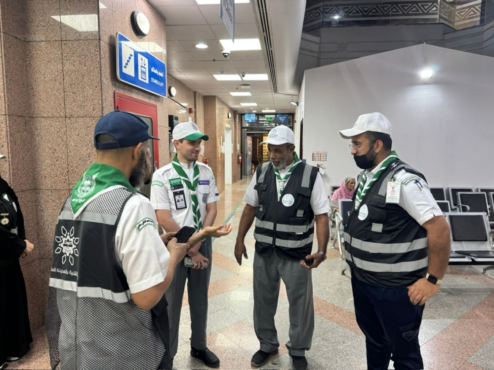 Saudi scouts' efforts at the Prophet's Mosque to serve visitors