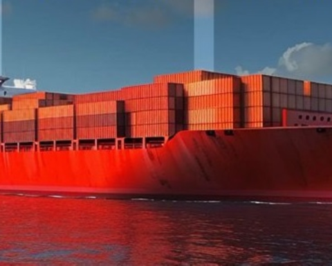 The Red Sea ports' logistics capacity exceeds 112,000 containers