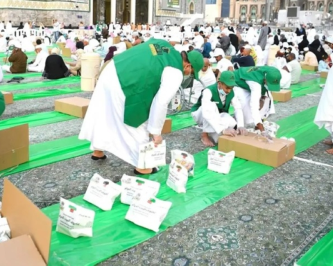 منصة إحسان: مليون وجبة إفطار ضيوف الرحمن يومياً بالحرمين