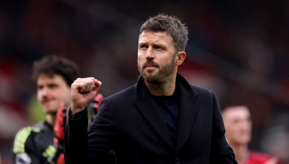 Michael Carrick responds to Scholes' criticism ahead of the Aston Villa summit clash