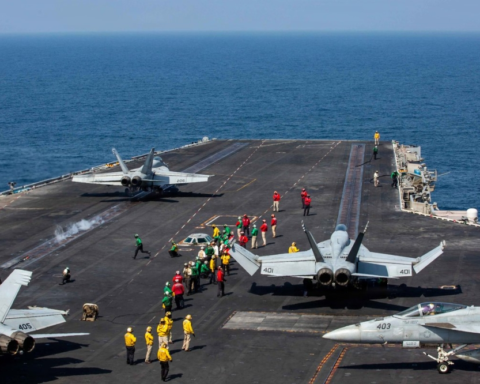 تعزيز القوات الأمريكية في الشرق الأوسط: سفن ومارنز إضافية