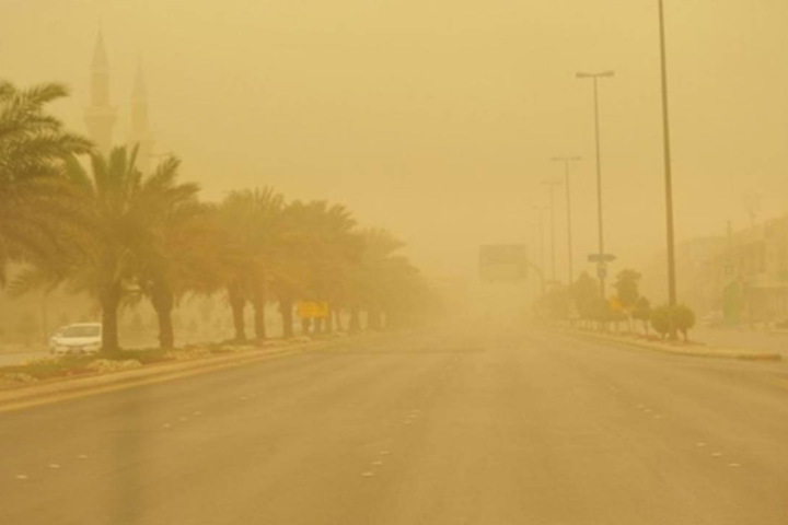 تحذير من رياح وأتربة على منطقة الحدود الشمالية السبت