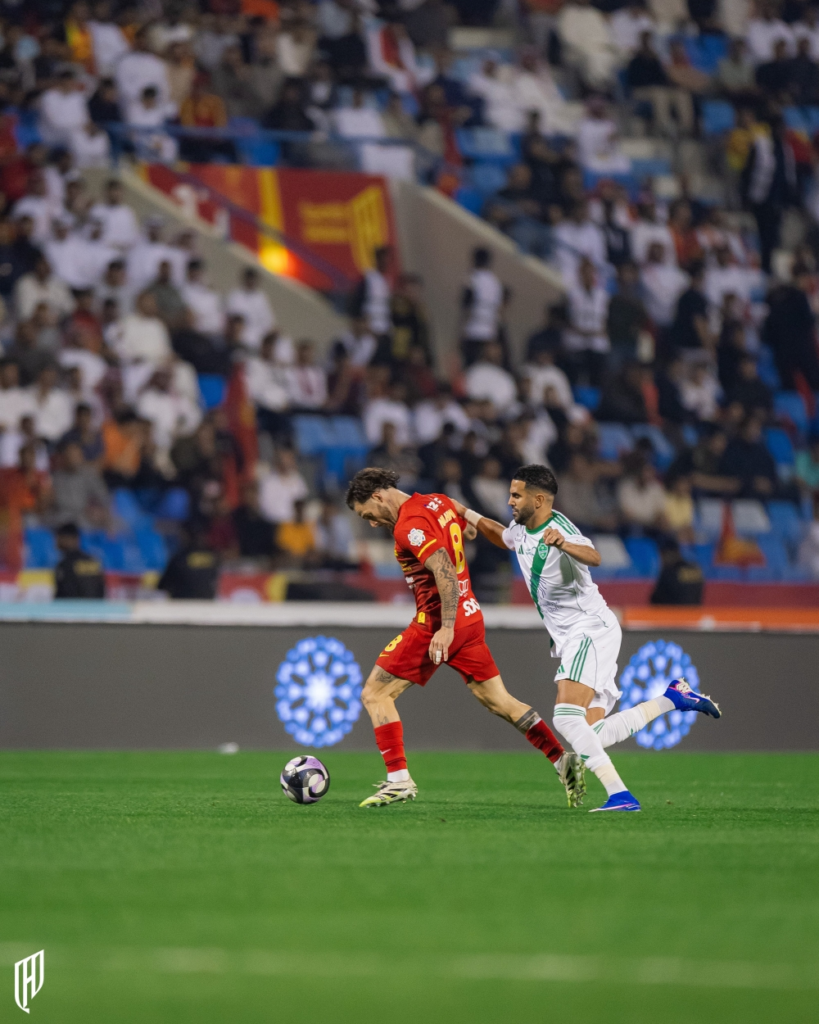 A refereeing expert settles the debate regarding the validity of Al-Qadisiyah's second goal against Al-Ahli