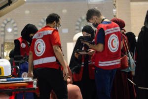 Red Crescent teams save the life of a visitor at the Prophet's Mosque