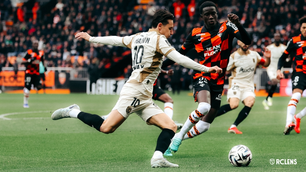تفاصيل خسارة لانس أمام لوريان وضياع صدارة الدوري الفرنسي