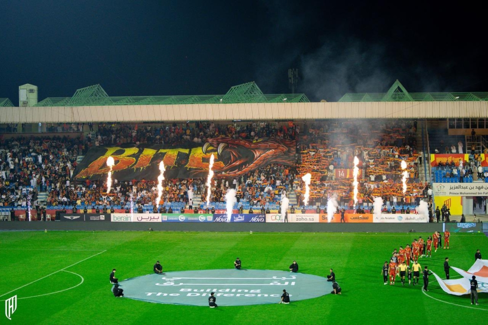 دوري روشن السعودي: إبداع كروي وحضور جماهيري غفير