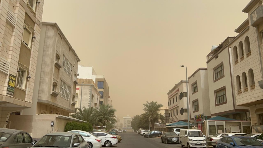 Dust storm in Jeddah: Weather warnings and its impact on visibility