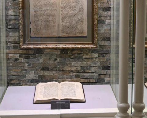 أوقات زيارة معارض المسجد النبوي: عمارة المسجد والمخطوطات