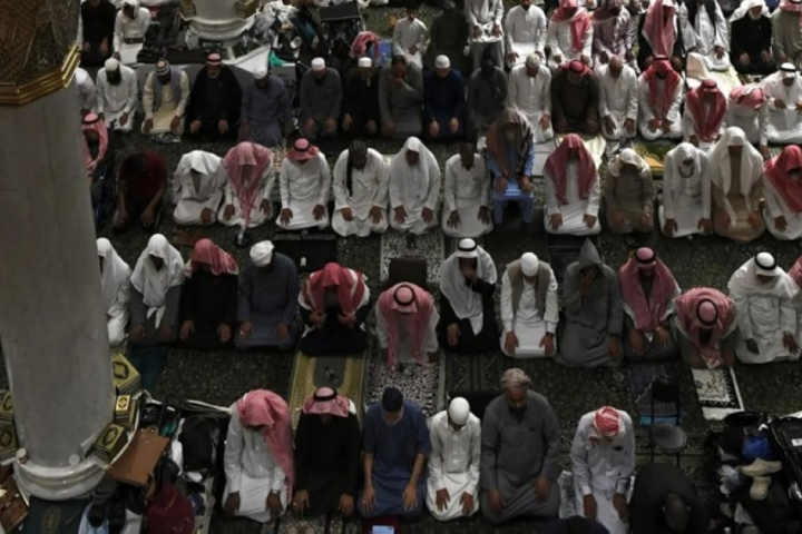 Spiritual atmosphere: Commemorating the 27th night of Ramadan at the Prophet's Mosque