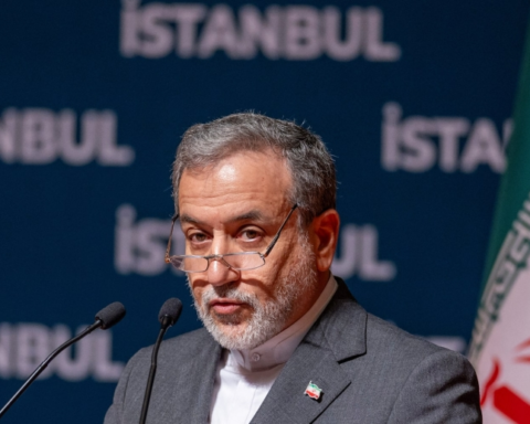 عراقجي: إيران ترفض التفاوض مع الولايات المتحدة حالياً