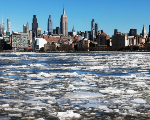 تحذيرات السفارة السعودية بشأن عاصفة متوقعة في واشنطن