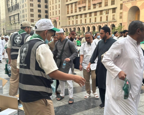 معسكر الخدمة العامة: جهود مكثفة لـ خدمة زوار المسجد النبوي