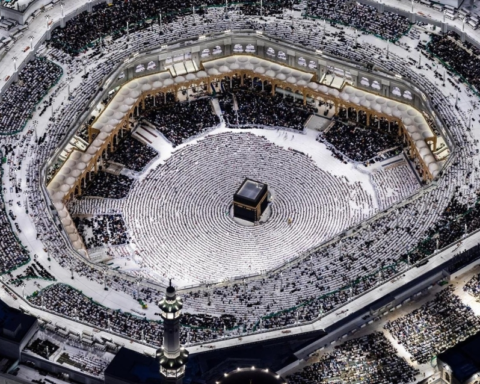 أمن الحج والعمرة يباشر حالة مخالفة داخل المسجد الحرام