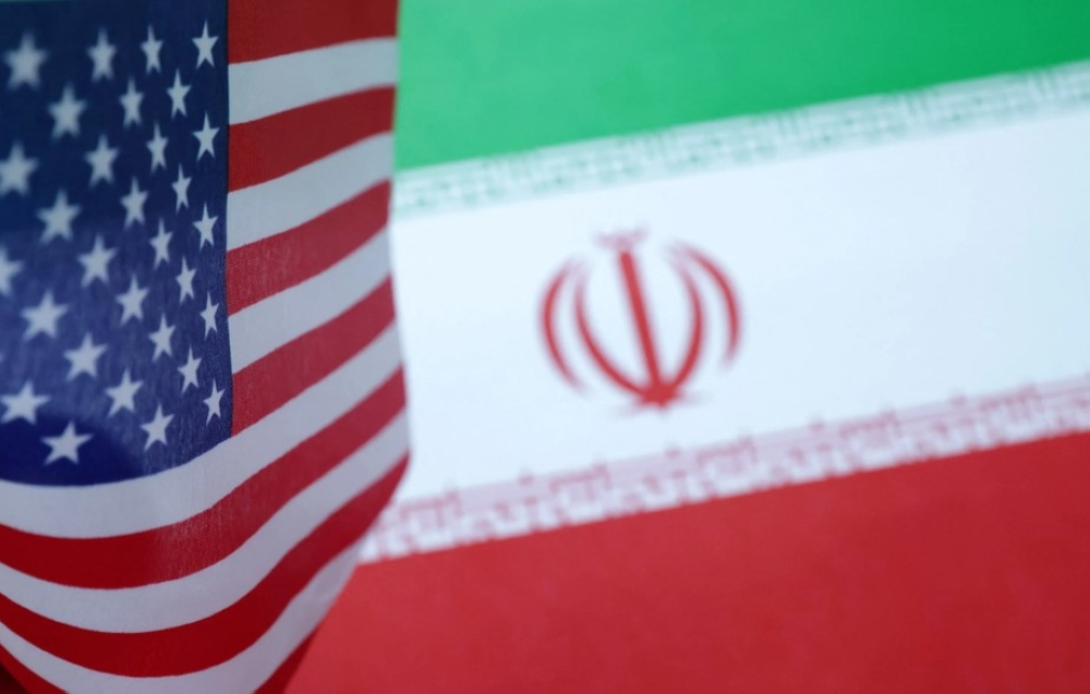 إيران توجه إنذاراً عاجلاً لإخلاء مقرات الشركات الأمريكية