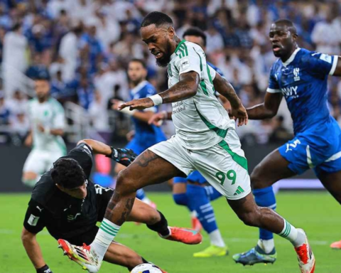 موعد مباراة الأهلي والهلال في نصف نهائي كأس الملك
