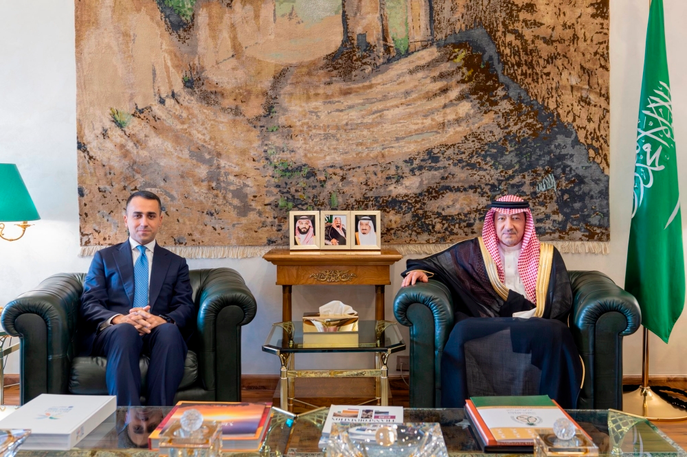 لقاء ممثل الاتحاد الأوروبي في الرياض يؤكد التضامن مع المملكة