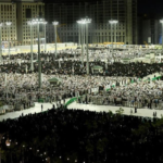 جموع المصلين يشهدون ختم القرآن في المسجد النبوي ليلة 29