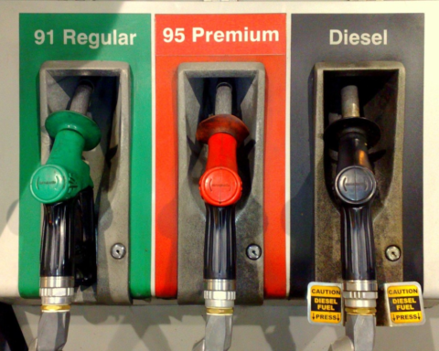 قفزة تاريخية في أسعار الوقود في أمريكا وتأثيرها الاقتصادي