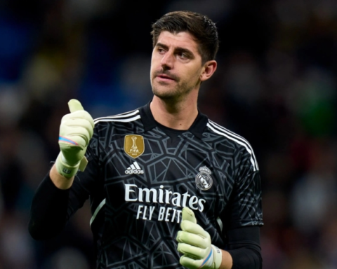 تفاصيل غياب كورتوا عن ديربي مدريد وتأثيره على ريال مدريد