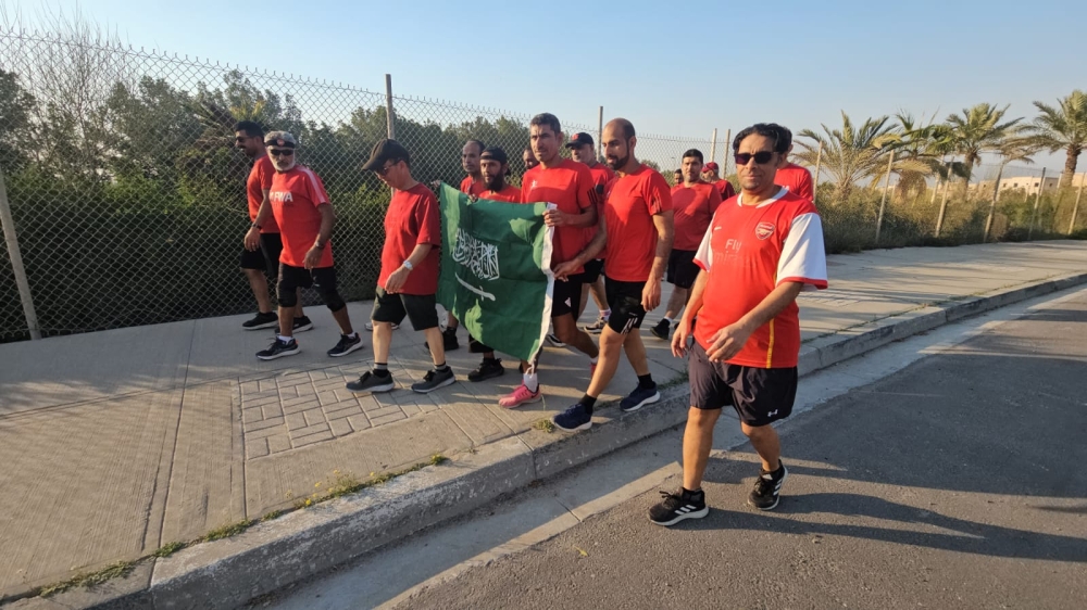 عدائو صفوى يواجهون السمنة بالجري منذ 25 عاماً