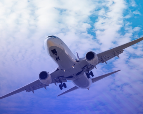 مطارات المملكة تواصل دعم الناقلات الجوية لدول الجوار