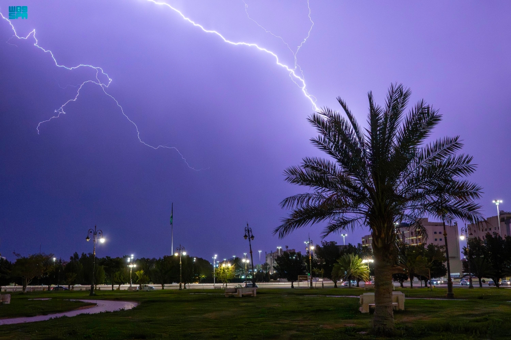 حالة طقس السعودية: أمطار غزيرة على تبوك والجوف والشمالية