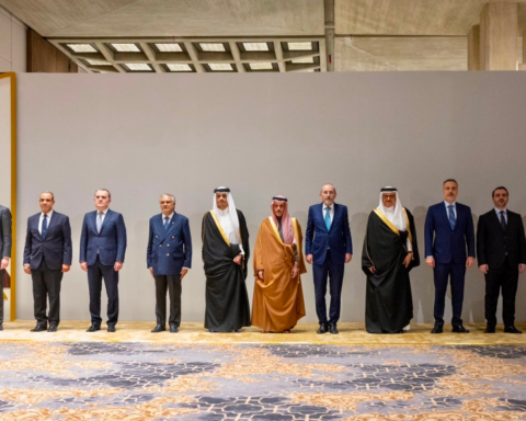 الاجتماع العربي الإسلامي بالرياض يطالب بوقف اعتداءات إيران