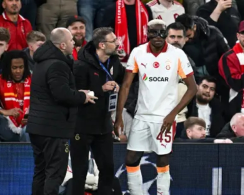 إصابة أوسيمين بكسر في الساعد وخروج غلطة سراي أمام ليفربول