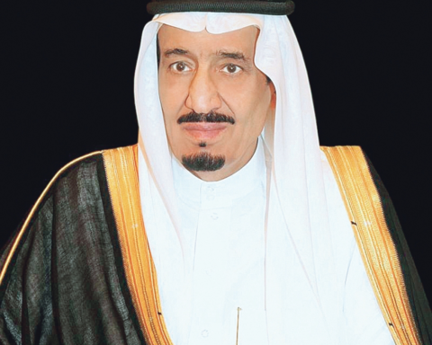 كلمة خادم الحرمين الشريفين: تهنئة العيد وخدمة ضيوف الرحمن