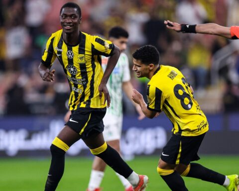 تفاصيل إصابة محمدو دومبيا لاعب الاتحاد ومدة غيابه