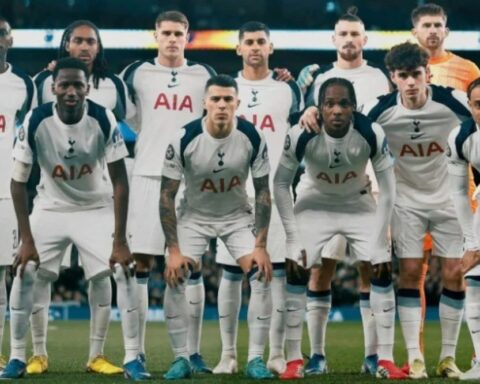 Goalkeeping crisis threatens Tottenham's relegation battle