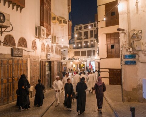 جدة التاريخية تستقبل زوار العيد ببرامج ثقافية وتراثية