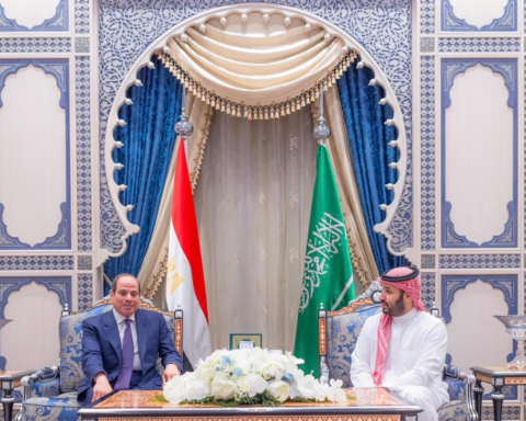 ولي العهد والرئيس المصري يبحثان تطورات الأوضاع الإقليمية