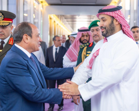 الرئيس المصري يغادر جدة وولي العهد في مقدمة المودعين