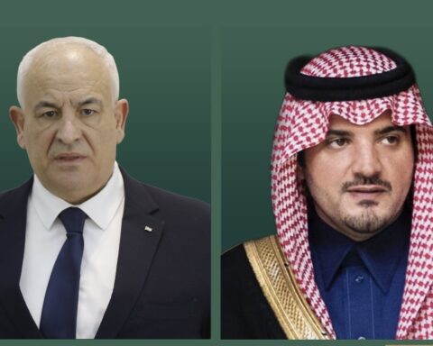 وزير الداخلية يبحث المستجدات الأمنية بالمنطقة مع نظيره