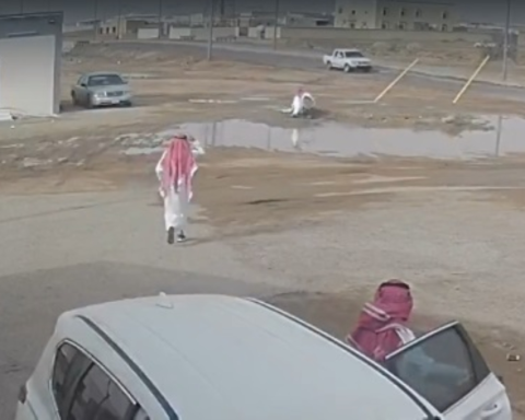 تفاصيل إنقاذ طفل في حائل من مستنقع طيني | بطولة مواطن